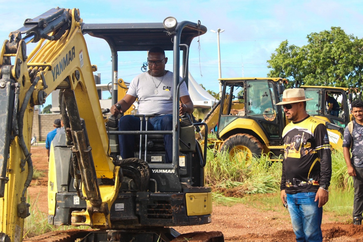 No momento, você está visualizando Várzea Grande capacita mão-de-obra para operacionalização de máquinas pesadas