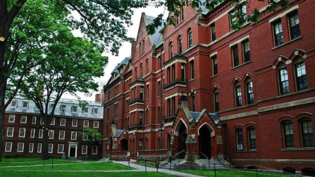 Você está visualizando atualmente A Universidade de Harvard oferece 100 cursos gratuitos e online