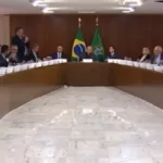 Governo Lula negocia cargos com centrão e quer sobra de emendas