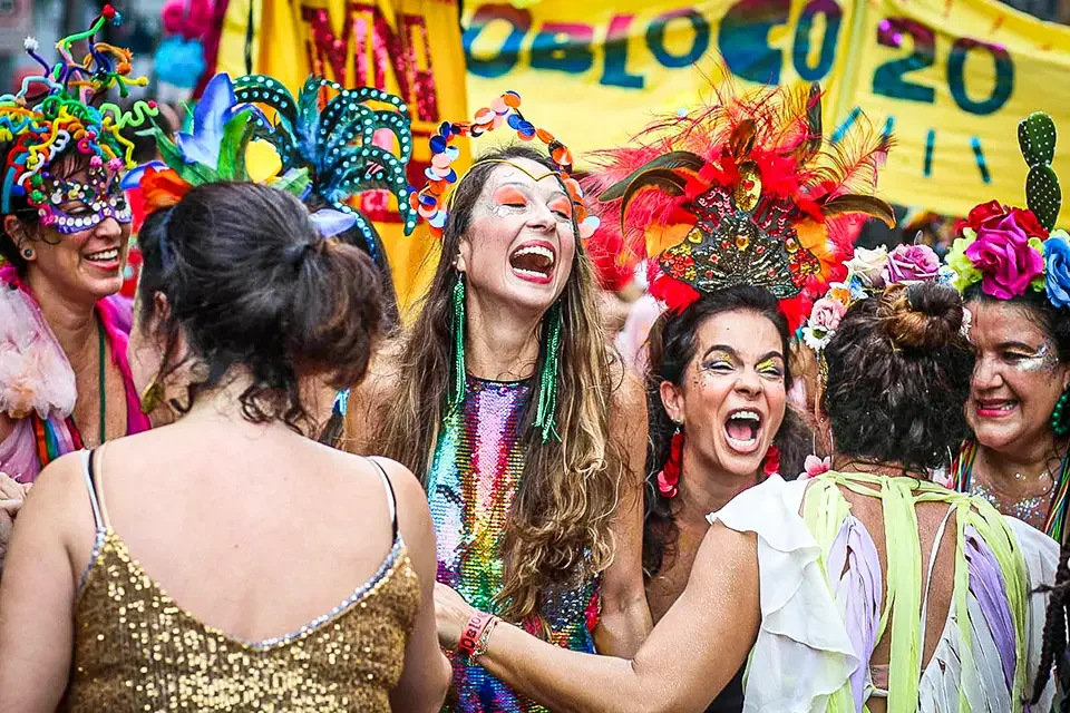 Você está visualizando atualmente Confira a programação completa do carnaval oficial de Cuiabá