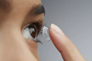 Leia mais sobre o artigo Cientistas desenvolvem lente de contato para quem tem glaucoma