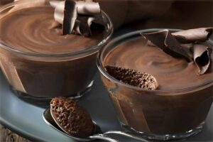 Leia mais sobre o artigo Mousse de chocolate tradicional do chef de restaurante francês