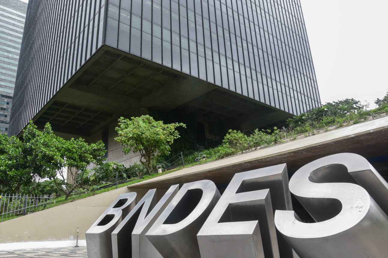 Você está visualizando atualmente BNDES quer investir em inovação e dobrar crédito para escolas