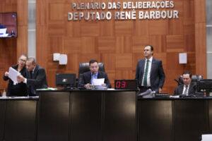 Leia mais sobre o artigo Deputados aprovam PLC do TJ e cria turmas recursais de juizados especiais