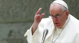 Leia mais sobre o artigo Proibição de casamento para padres poderá acabar, diz o Papa