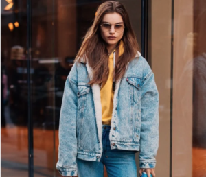Leia mais sobre o artigo Jaqueta jeans feminina, conheça as tendências de 2024