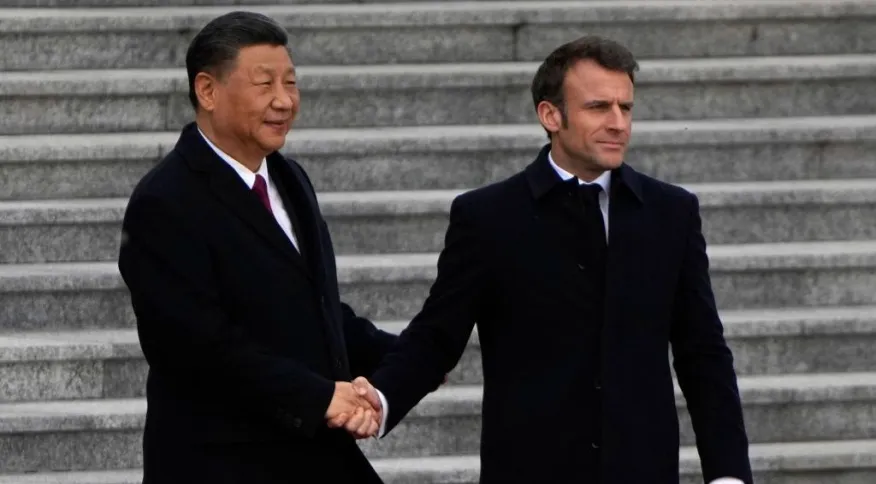 Você está visualizando atualmente Macron pede a Xi Jinping que interceda com Rússia