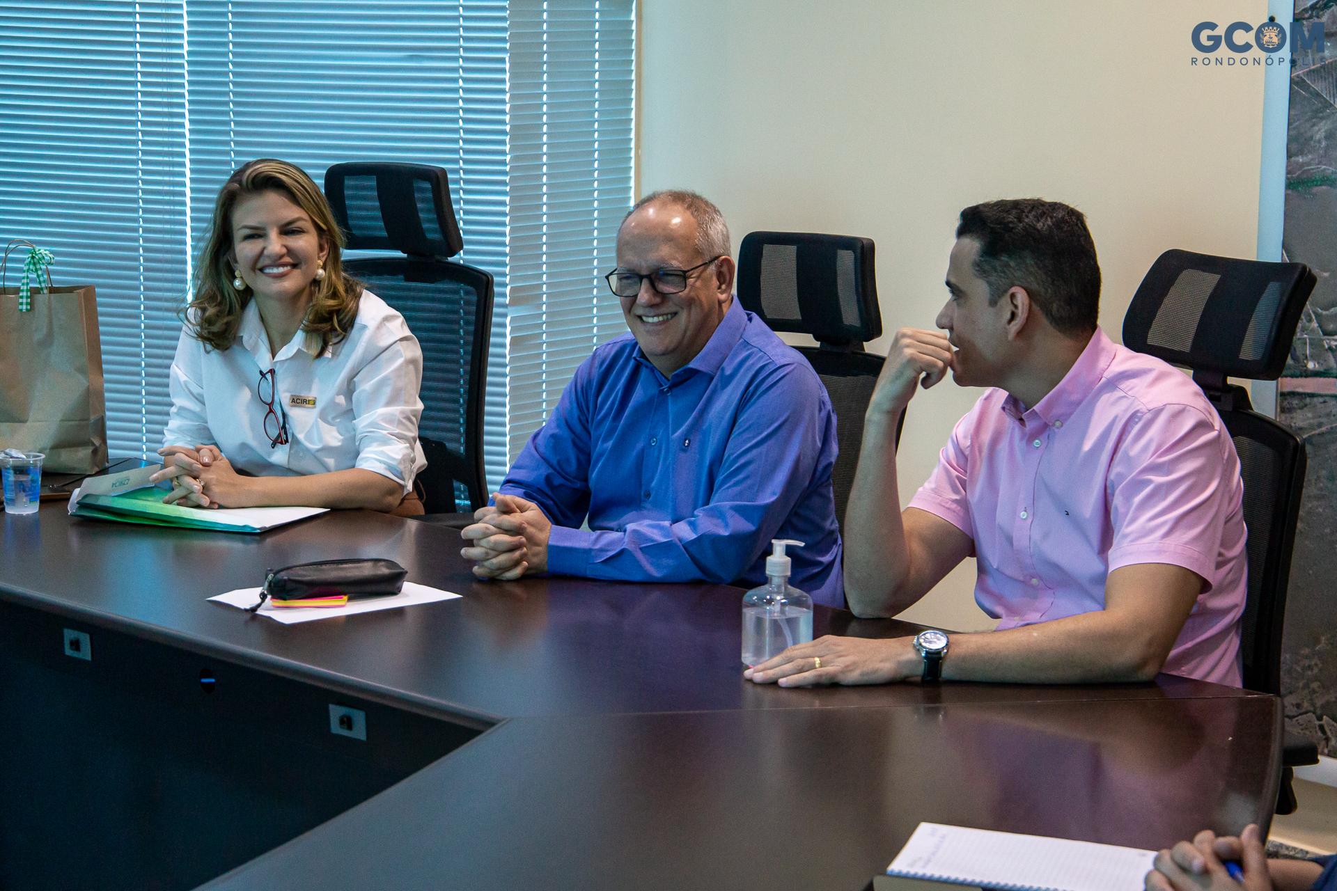 No momento, você está visualizando Prefeito recebe nova diretoria da ACIR para tratar de parcerias