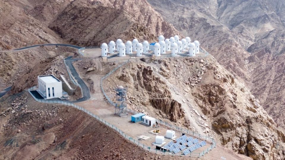 Você está visualizando atualmente China desenvolve observatório de ponta no “teto do mundo”