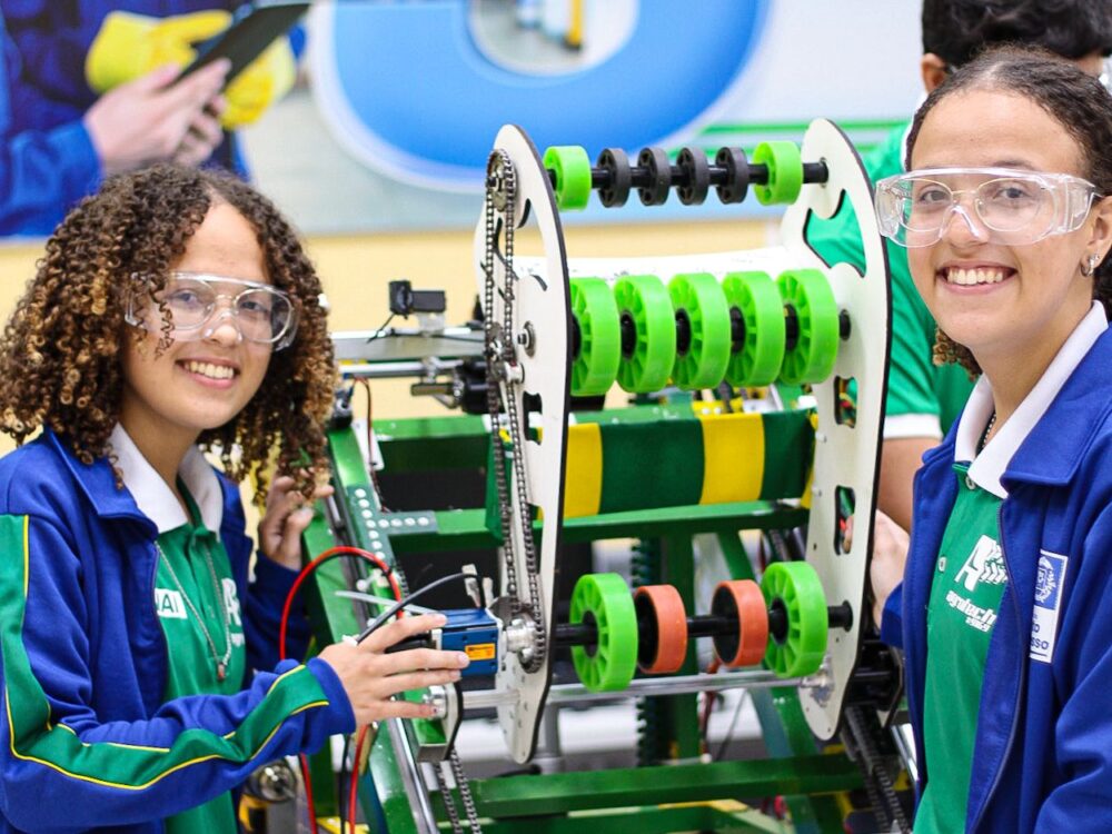 Você está visualizando atualmente Estudantes vão representar Estadual em campeonato de robótica