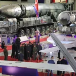 Kim Jong-un faz ‘tour’ por exposição de armas da Coreia do Norte