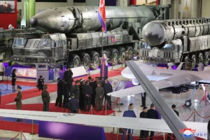 Leia mais sobre o artigo Kim Jong-un faz ‘tour’ por exposição de armas da Coreia do Norte