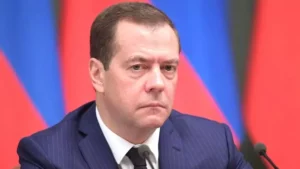 Leia mais sobre o artigo MEDVEDEV: Rússia poderá usar armas nucleares contra a Ucrânia