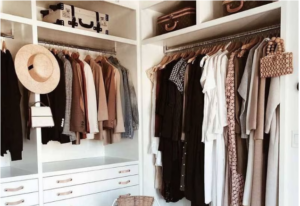 Leia mais sobre o artigo Organize seu guarda-roupa com essas dicas de personal organizer