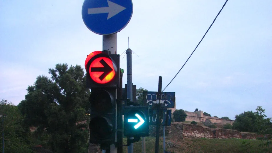 Você está visualizando atualmente Google vai controlar os semáforos para reduzir congestionamentos