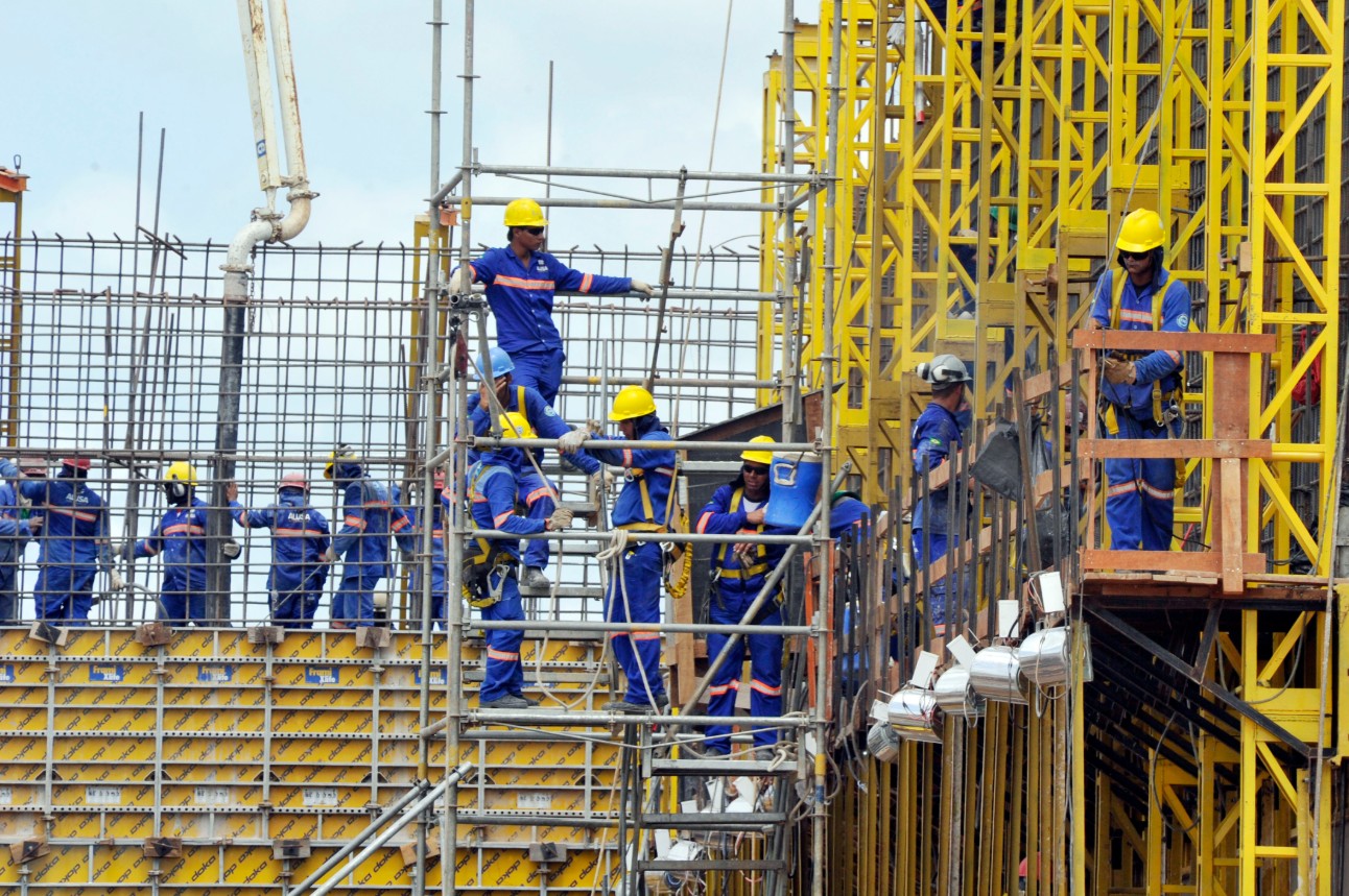 Você está visualizando atualmente Indústria da construção tem queda em julho, mas confiança sobe