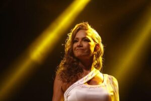 Leia mais sobre o artigo Rita Cássia interpreta Rita Lee no “Baguncinha, o Festival”