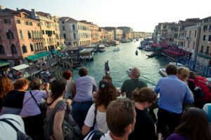 Leia mais sobre o artigo Unesco recomenda colocar Veneza na lista patrimônios sob perigo