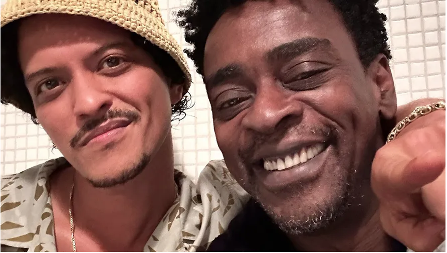 Você está visualizando atualmente Seu Jorge mostra encontro com Bruno Mars após o The Town