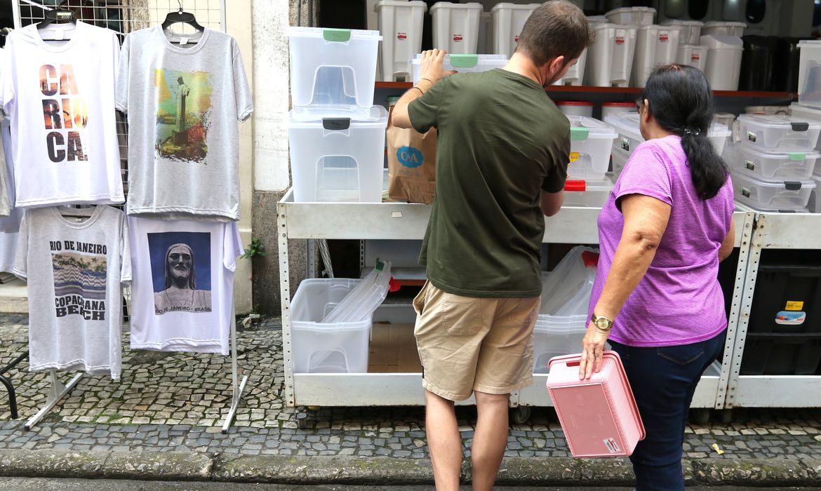 Você está visualizando atualmente Após alta no PIB, analistas apontam força do consumo interno