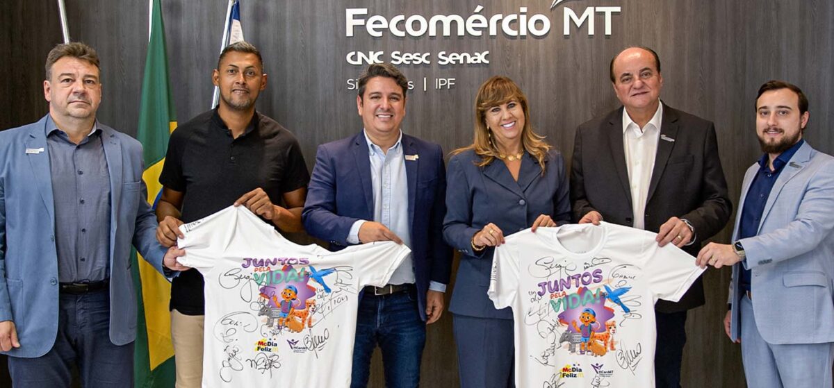 No momento, você está visualizando Camisetas autografadas por ídolos do futebol ao Hospital do Câncer