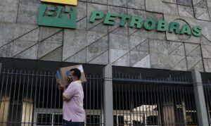 Leia mais sobre o artigo Petrobras bate recorde de utilização de refinarias
