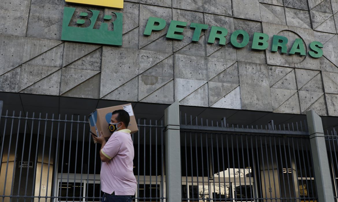 Você está visualizando atualmente Petrobras bate recorde de utilização de refinarias