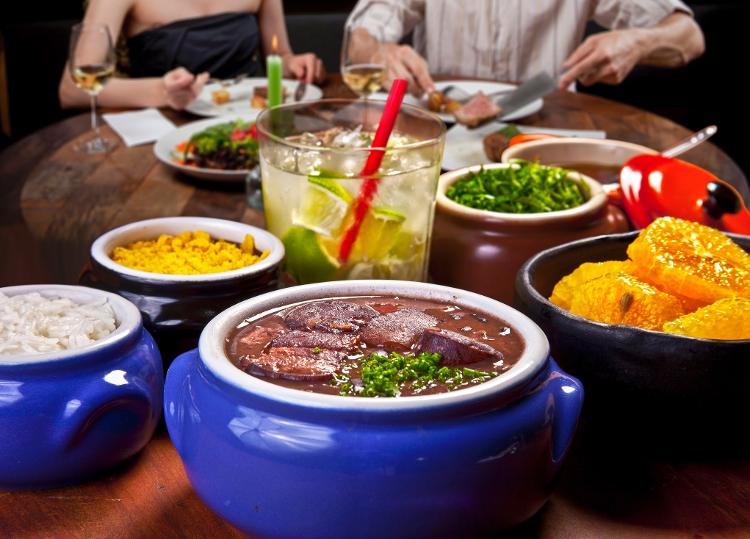 Você está visualizando atualmente Feijoada e tutu estão nos 5 melhores pratos com feijão do mundo