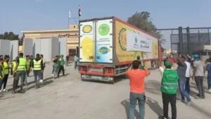 Leia mais sobre o artigo Terceiro comboio de ajuda humanitária entra na Faixa de Gaza