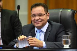 Leia mais sobre o artigo MDB pode apoiar candidatura de Botelho, diz deputado Juarez Costa