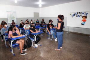 Leia mais sobre o artigo Qualifica + VG está com inscrições abertas para curso de manicure e pedicure e mestre de cerimônias