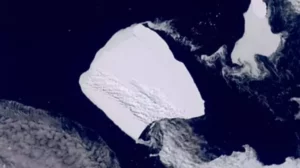 Leia mais sobre o artigo Maior iceberg do mundo se move pela 1ª vez em 30 anos