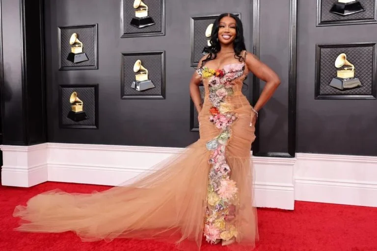 Você está visualizando atualmente GRAMMY 2024: Mulheres dominam as indicações ao prêmio