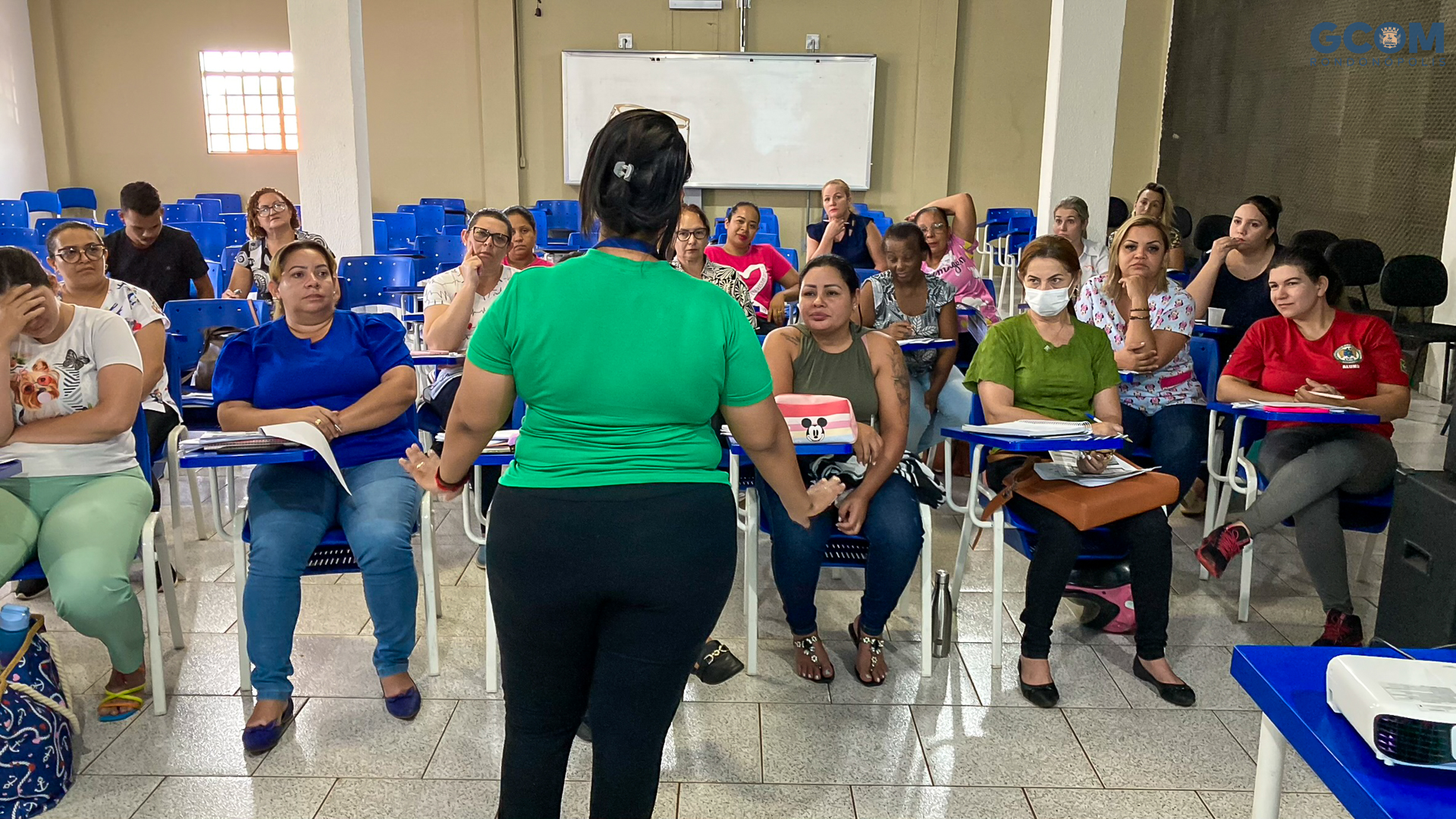 Você está visualizando atualmente Novos enfermeiros e técnicos recebem capacitação sobre imunização