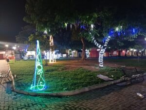 Leia mais sobre o artigo Depois das comemorações dos 70 anos, cidade lança luzes de Natal