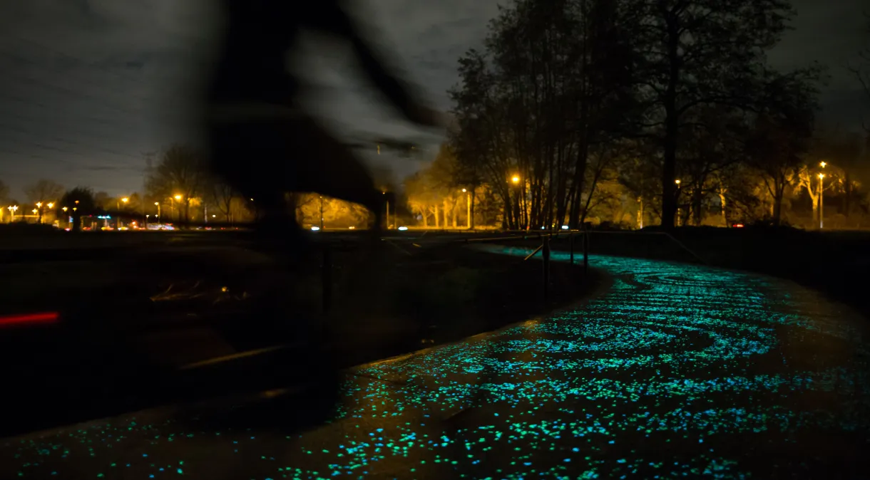 No momento, você está visualizando Holanda tem ciclovia brilhante inspirada em obra de Van Gogh