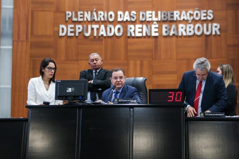 No momento, você está visualizando Lei de Botelho proíbe venda de brinquedos com ácidos na composição