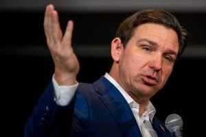 Leia mais sobre o artigo DeSantis abandona campanha presidencial americana e apoia Trump