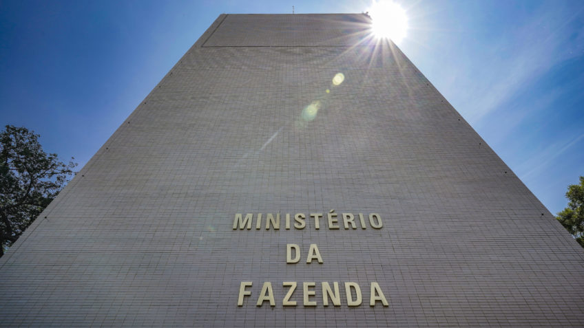 Você está visualizando atualmente Ministério da Fazenda abre consulta pública para regulação de big techs