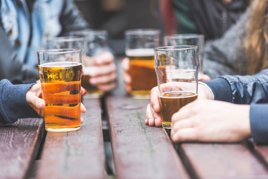 No momento, você está visualizando Pesquisa descobre ligação entre cerveja e Alzheimer