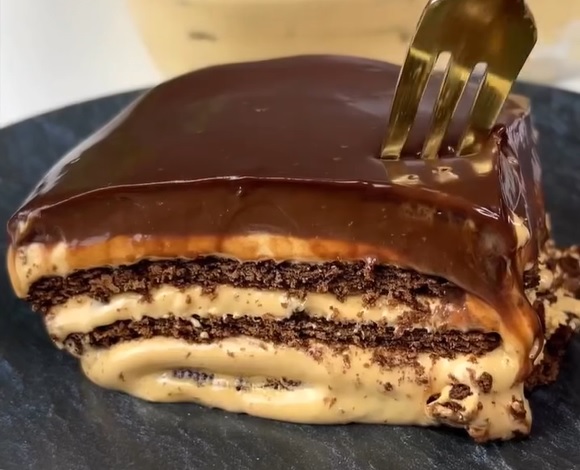 Você está visualizando atualmente 5 sobremesas com chocolate que vão deixar sua Páscoa mais deliciosa