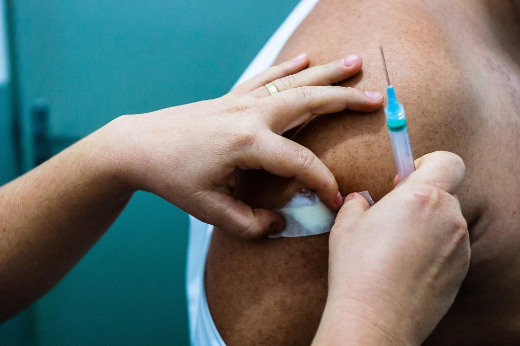 Você está visualizando atualmente Campanha de Vacinação contra Influenza terá início em 1º de abril em MT