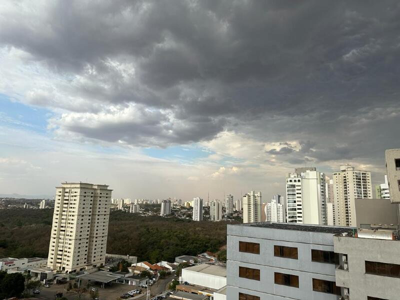 Você está visualizando atualmente Frente fria se aproxima de MT e capital ganha um refresco