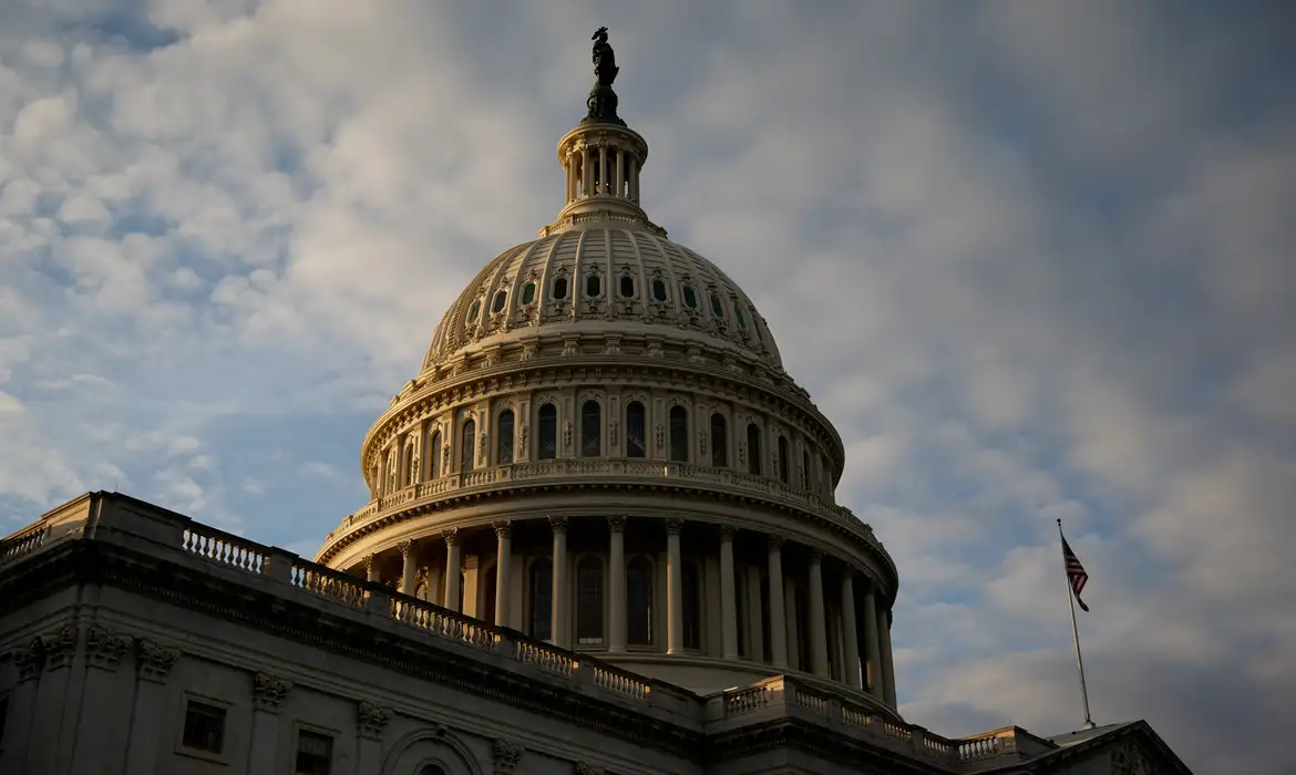 Você está visualizando atualmente Câmara dos EUA aprova projeto de lei para forçar venda do TikTok