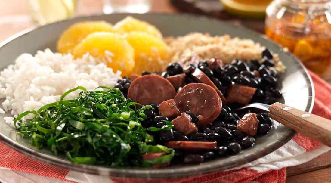 Você está visualizando atualmente Sai ranking do melhor prato típico do Brasil; Feijoada é a campeã