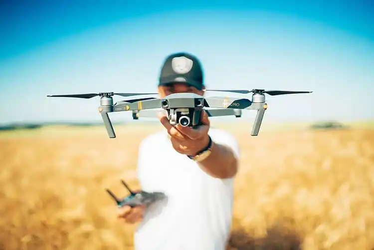 Você está visualizando atualmente Senar oferece cursos EAD de legislação, manutenção e uso de drones