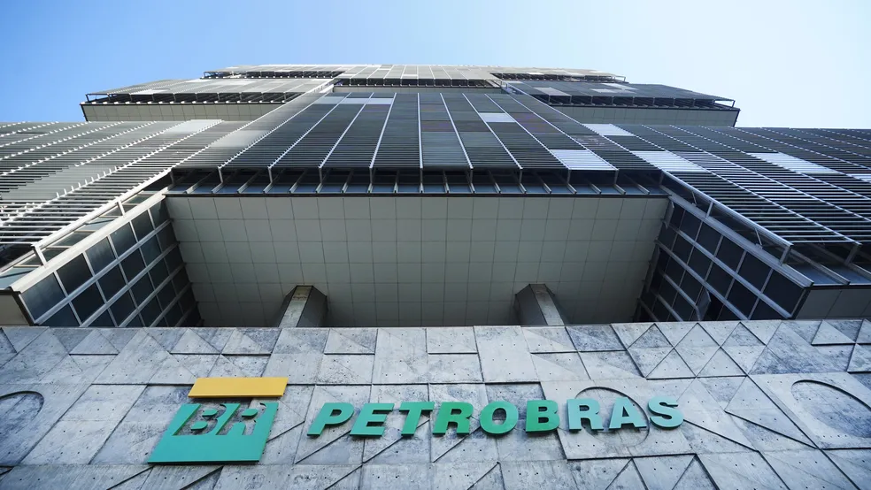 Você está visualizando atualmente Petrobras tem lucro de R$ 23,7 bilhões no 1° trimestre, queda de 38%