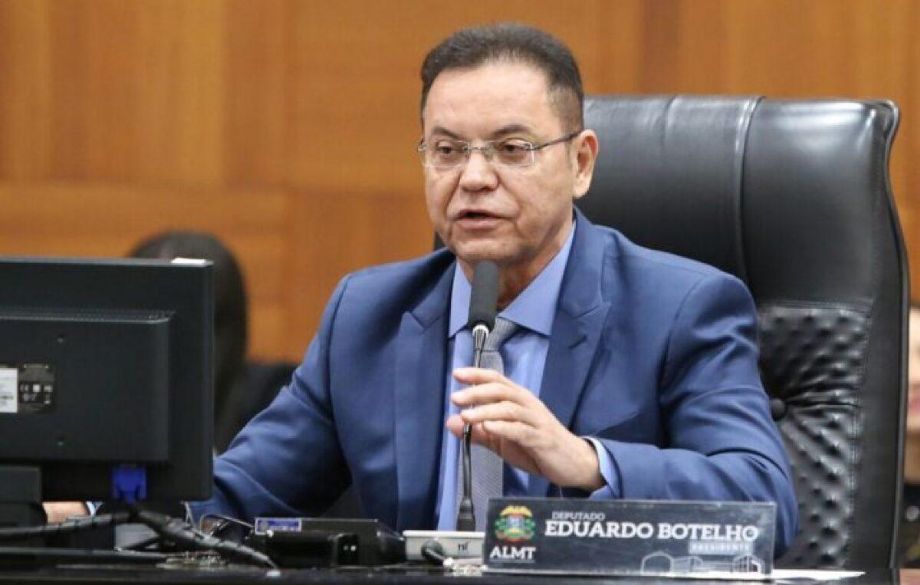 Você está visualizando atualmente Com parcerias, Botelho pretende asfaltar 100% de Cuiabá