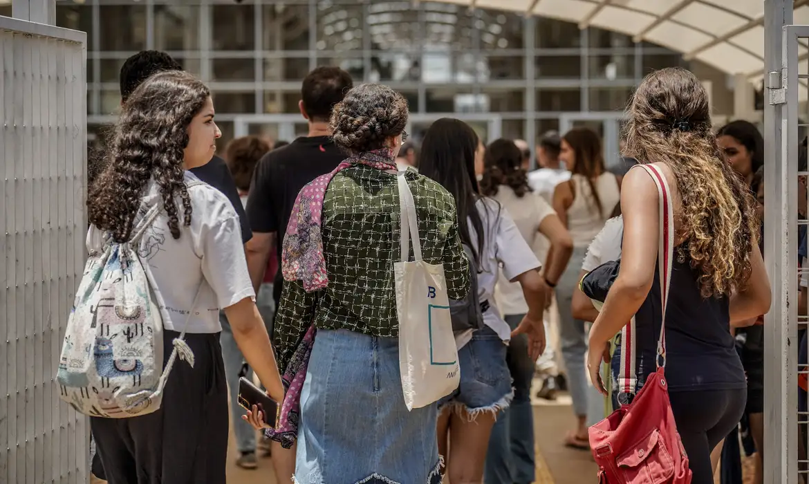 Você está visualizando atualmente Saiba o que muda no ensino médio com novo texto aprovado no Congresso