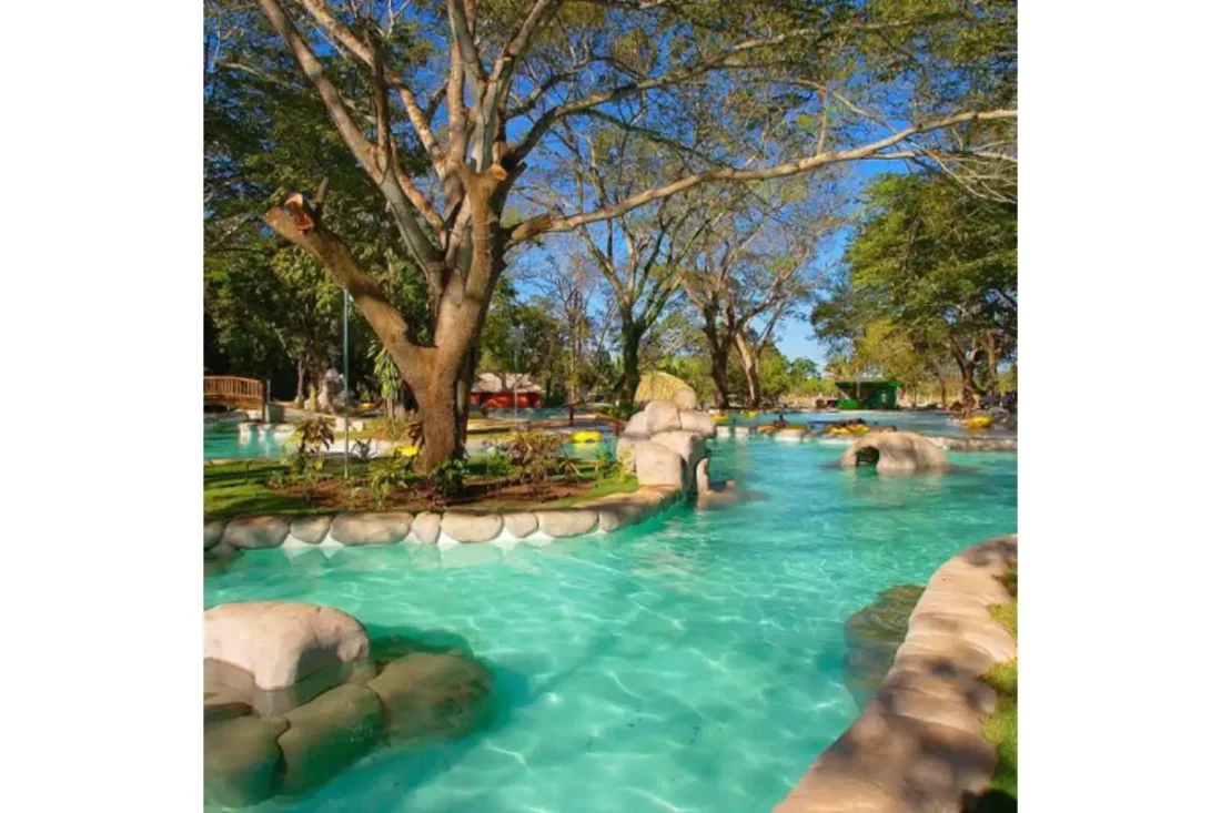 No momento, você está visualizando Confira 5 parques aquáticos para curtir o calor de MT